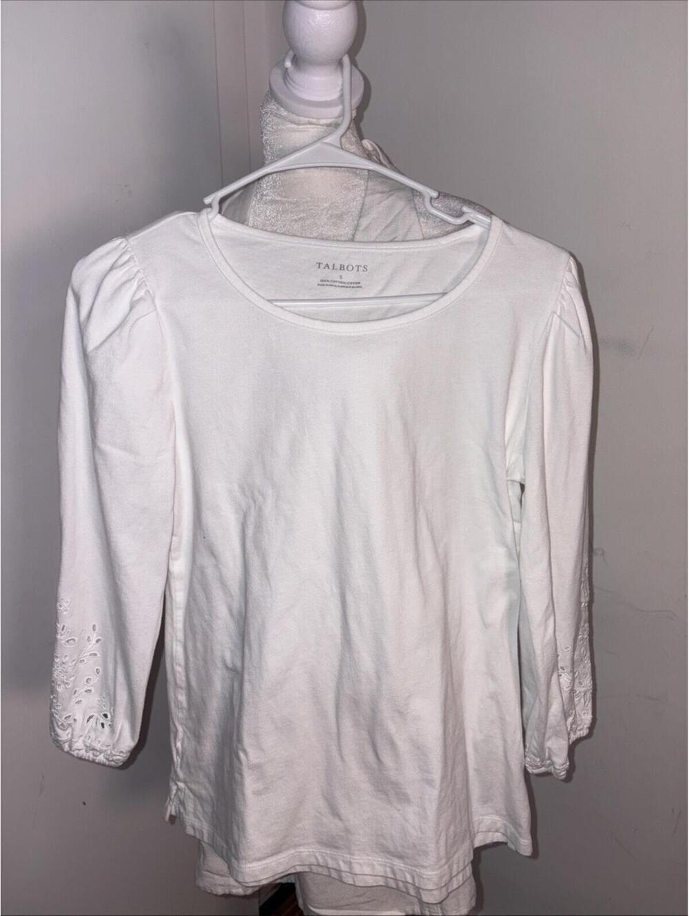 Talbots White W/ Delicate Eyelet On 3/4 Sleeves Knit Top Small Excellent
